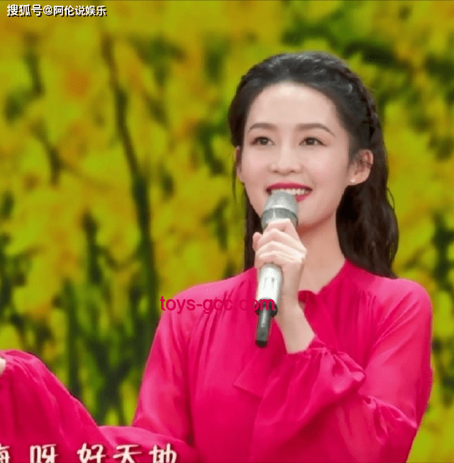 **张小斐怼脸镜头下的权威美感：我的美妆进阶之路**